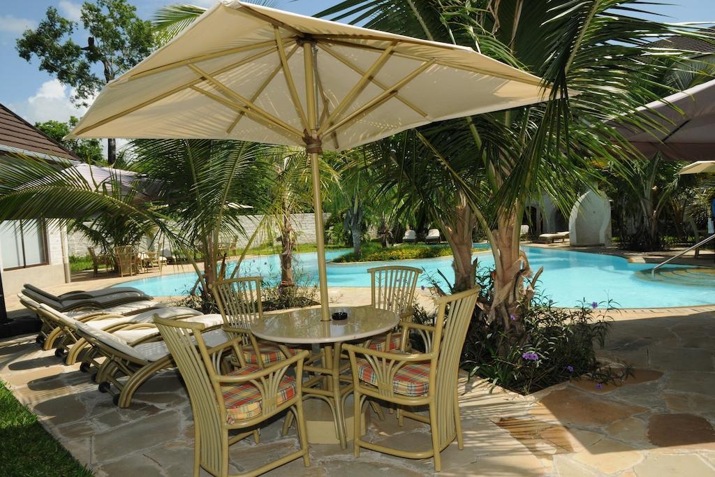Lotfa Resort Diani Diani Beach Esterno foto