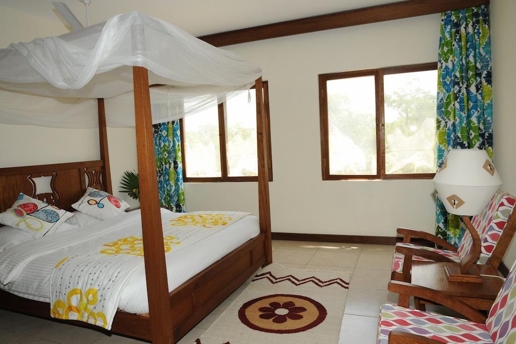 Lotfa Resort Diani Diani Beach Esterno foto
