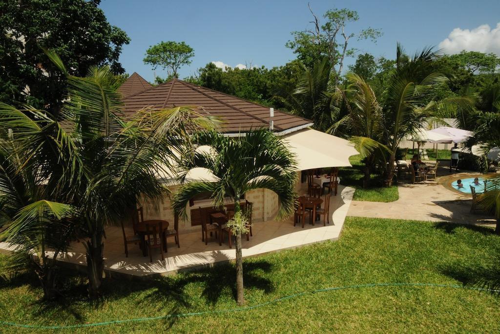 Lotfa Resort Diani Diani Beach Esterno foto