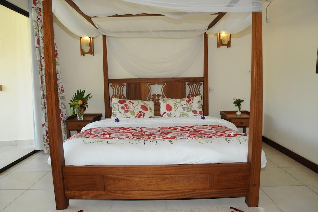 Lotfa Resort Diani Diani Beach Esterno foto