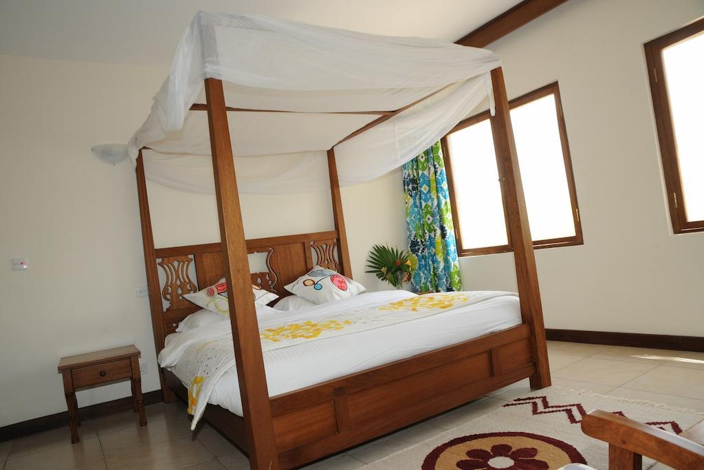 Lotfa Resort Diani Diani Beach Esterno foto