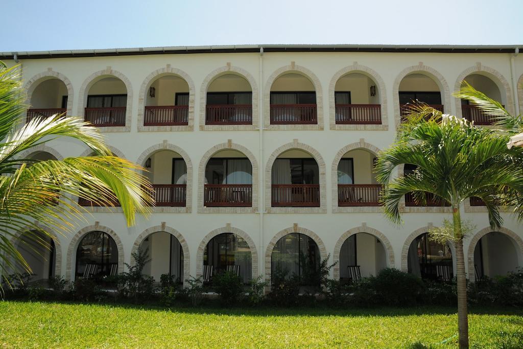 Lotfa Resort Diani Diani Beach Esterno foto