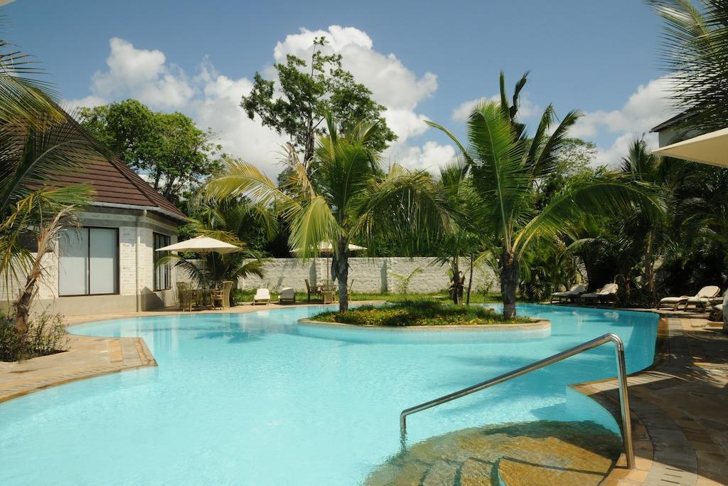 Lotfa Resort Diani Diani Beach Esterno foto