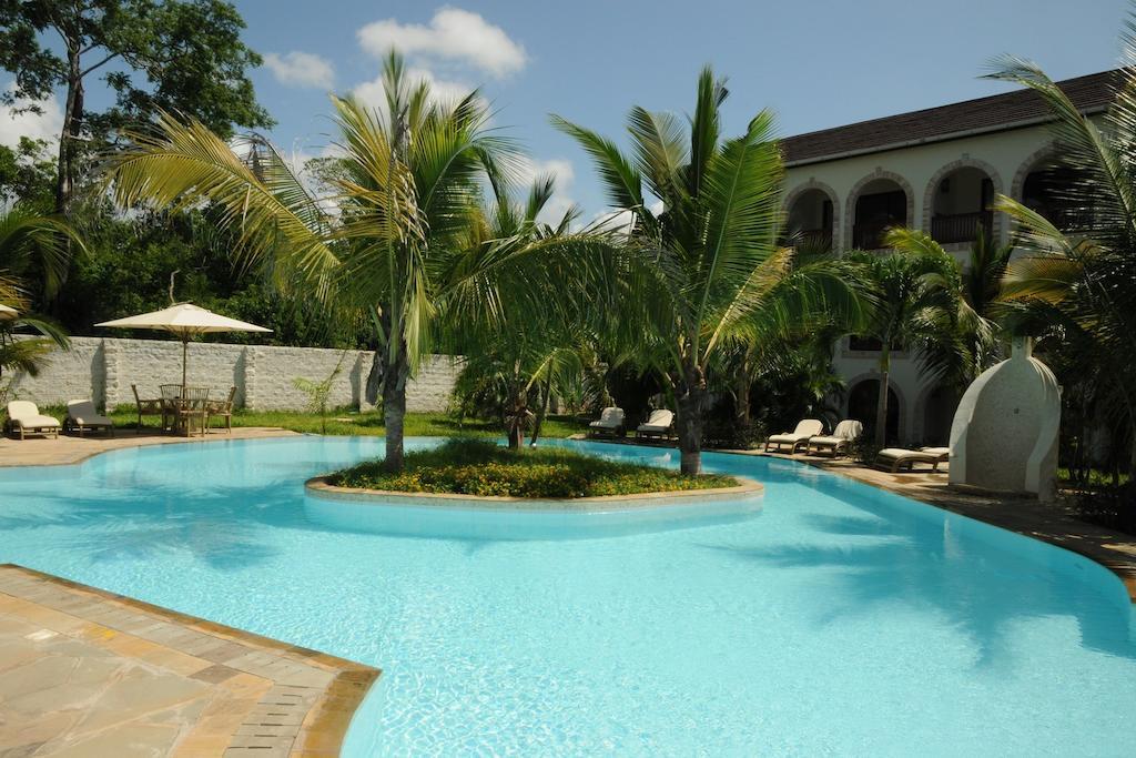 Lotfa Resort Diani Diani Beach Esterno foto