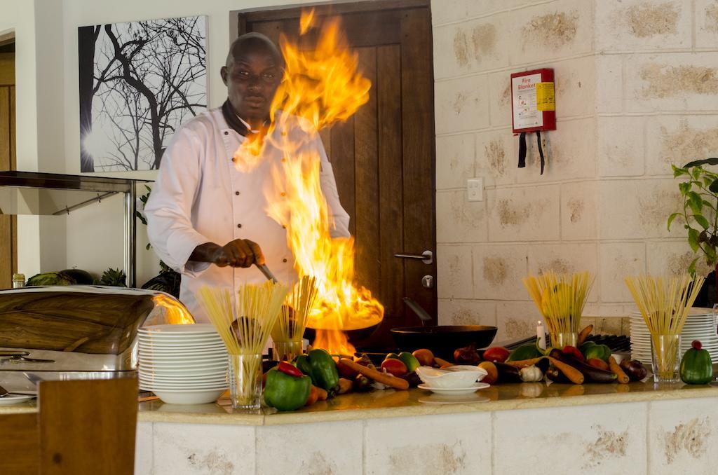 Lotfa Resort Diani Diani Beach Esterno foto
