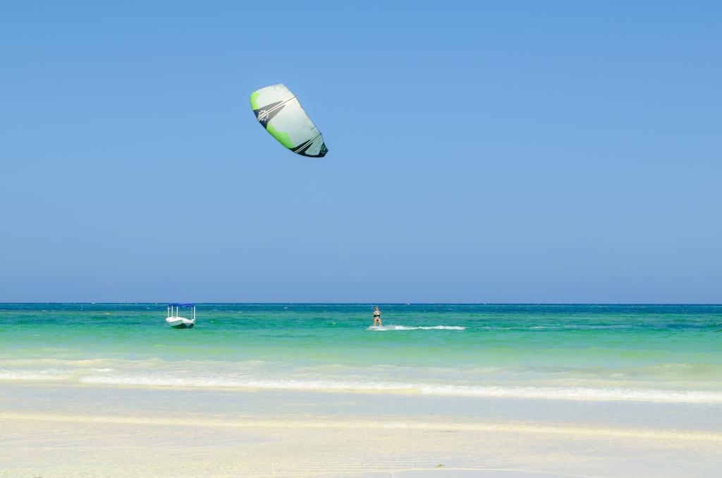 Lotfa Resort Diani Diani Beach Esterno foto